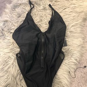 Fashion Nova monokini